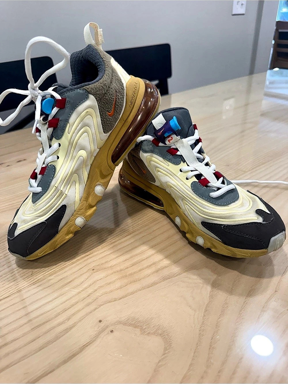 Nike Air Max 270 React ENG
Travis Scott Cactus Trails